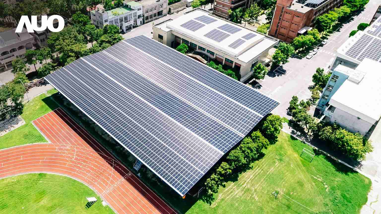 2468BETSunSteel光电整合型浪板具备快速安装、、、、轻量化优势,,,,可提升15%发电效能,,通过国际IEC与台湾VPC认证安全、、、防漏、、、、耐候标准