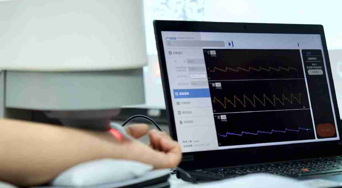 2468BET耘康以高解析与拟真的显示技术，，，，将其应用于中医检测，，，提供“中医数位化检测方案”，，，，使传统中医检测结果数据化与可视化